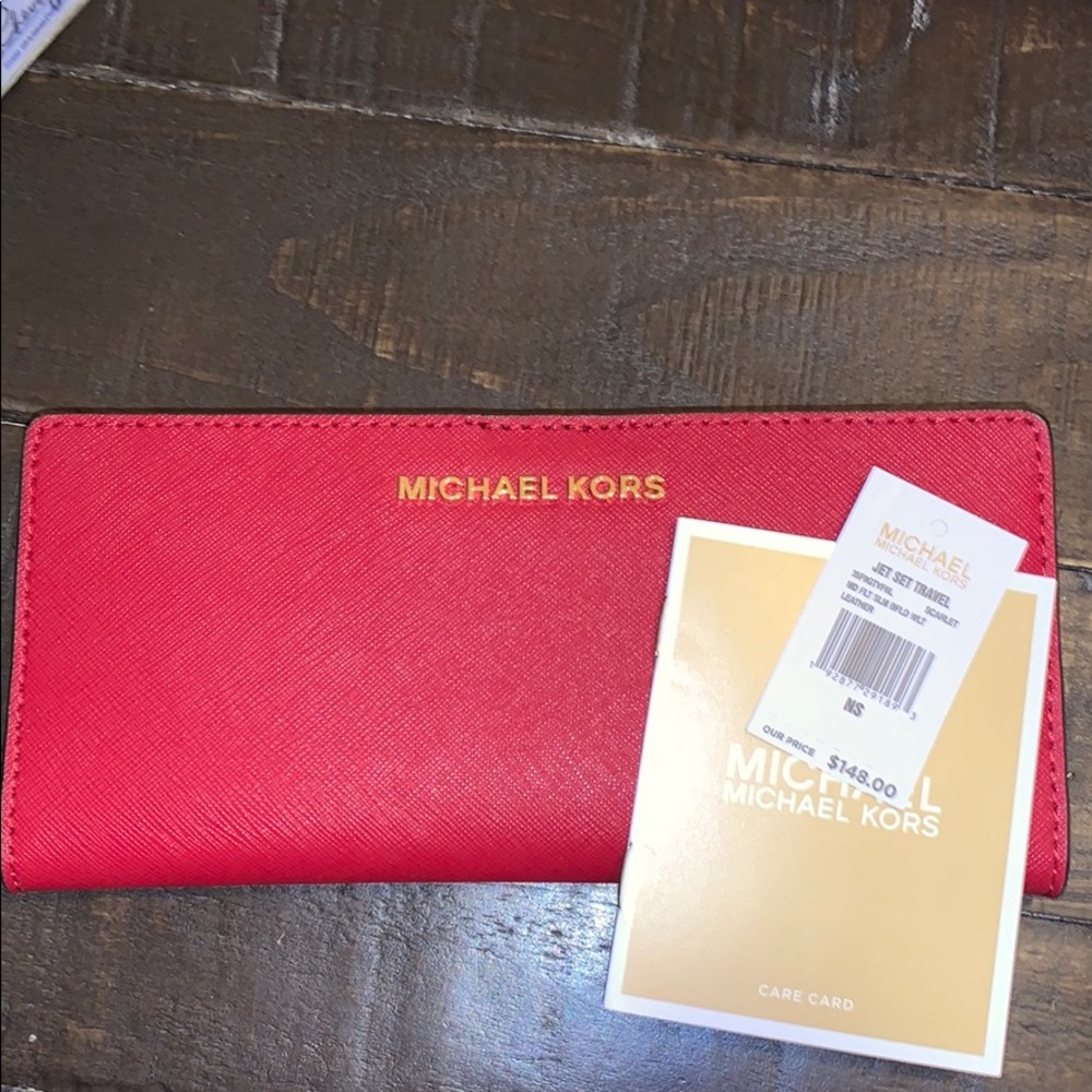 🔥 Michael Kors Scarlet Bifold Wallet